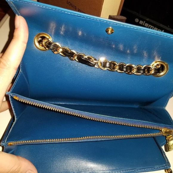 LOUIS VUITTON Credit Blue Bifold Epi Sarah Wallet - Picture 8 of 12